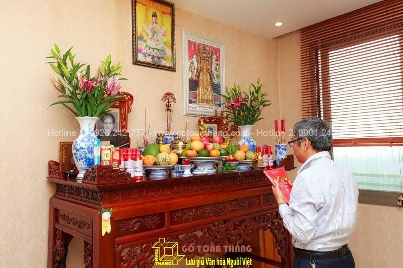 Thực hiện lễ cúng 49 ngày tại gia và nơi an nghỉ