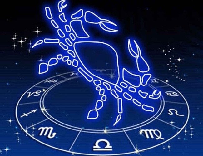 Tính cách nhạy cảm và sâu sắc của người cung Cự Giải mệnh Thủy