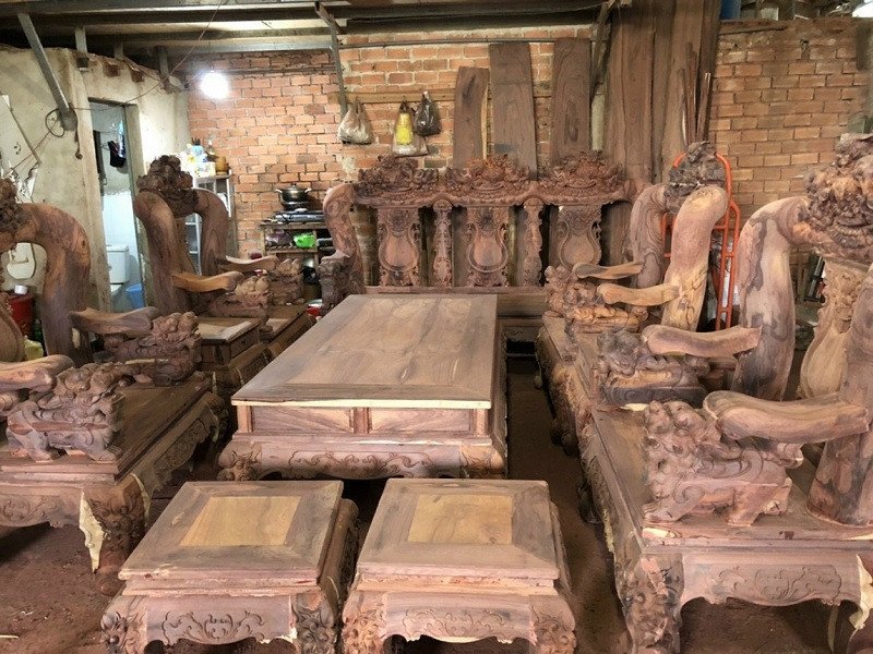 Toàn cảnh bộ bàn ghế gỗ cẩm lai tay 16 hoàn chỉnh