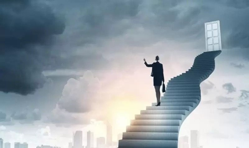 Tổng quan vận trình may mắn giai đoạn trung vận của tử vi Tân Tỵ 2001