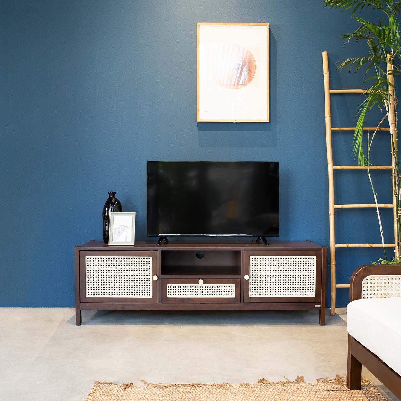 Tủ kệ tivi gỗ thiết kế đơn giản hiện đại