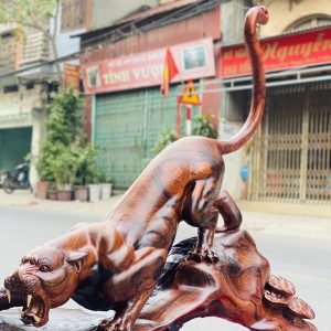 Tượng-Báo-Săn-Mồi-Gỗ-Cẩm-Ngang-80cm-4