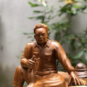 Tượng Đại Tướng Võ Nguyên Giáp Gỗ Bách Xanh Cao 52cm - 4