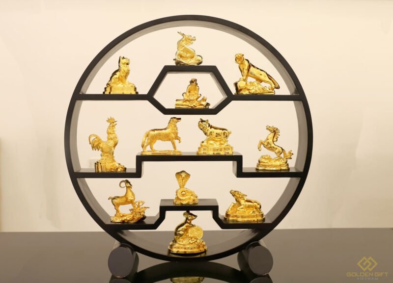 Tượng 12 con giáp mạ vàng mang ý nghĩa may mắn bình an