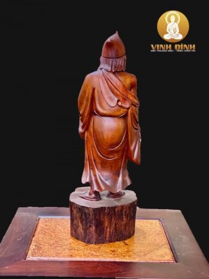 Tượng gỗ Phật Tế Công chạm khắc tinh xảo từ gỗ trắc