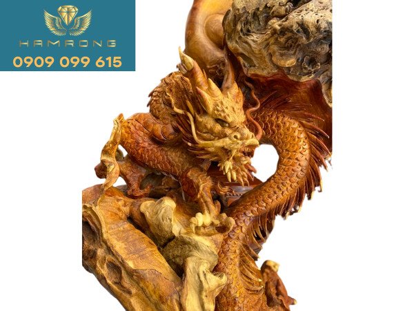 Tượng rồng phong thủy bằng gỗ, biểu tượng uy quyền và may mắn