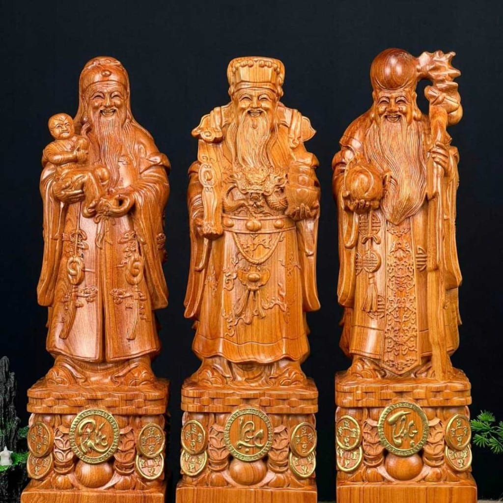 Tượng Tam Đa mang lại may mắn cho người mệnh Hỏa, thể hiện trọn vẹn giá trị Phúc Lộc Thọ