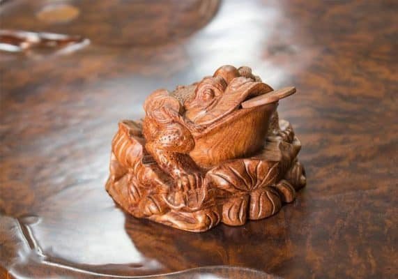 Tượng Thiềm Thừ may mắn cho người sinh năm 1952