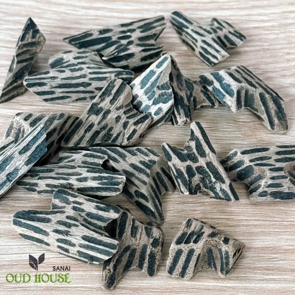 Ứng dụng của gỗ trầm hương dùng để làm gì trong sản xuất nhang trầm và tinh dầu thơm