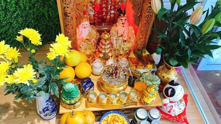 Văn khấn thần Tài thường được đọc trong các ngày khai trương.