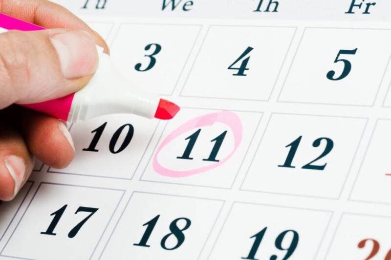 Văn phòng làm việc hiện đại sắp xếp ngăn nắp, thể hiện sự chuẩn bị chu đáo khi xem ngày tốt chuyển phòng làm việc