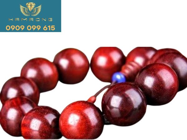 Vật phẩm phong thủy làm từ gỗ Tử Đàn mang lại may mắn