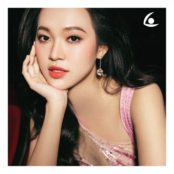 Vẻ đẹp bình dị của người phụ nữ mang mệnh Thủy