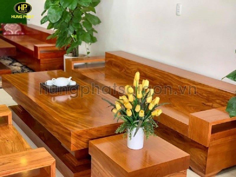 Vẻ đẹp đẳng cấp của sofa gỗ hương vân nguyên khối