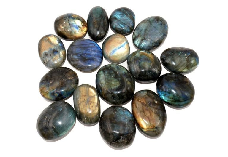 Vẻ đẹp lung linh, huyền ảo của đá Labradorite