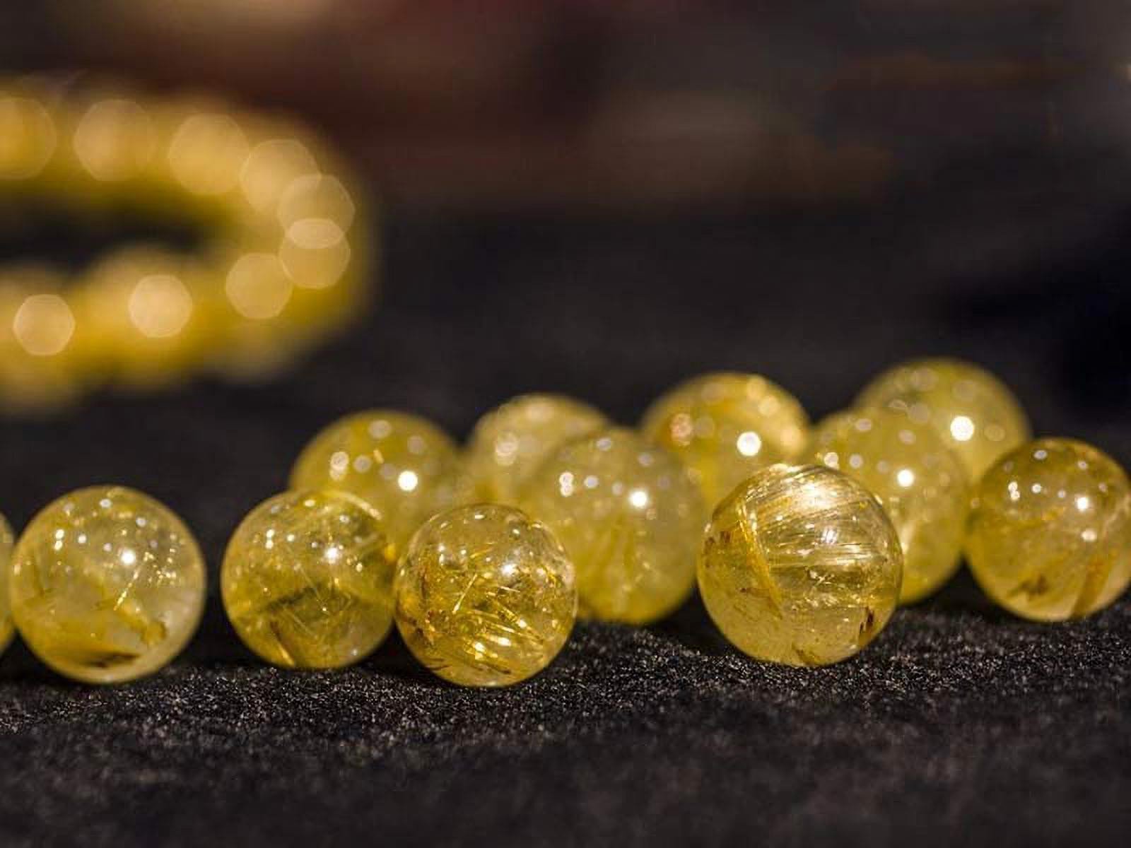 Vòng tay đá phong thủy màu vàng