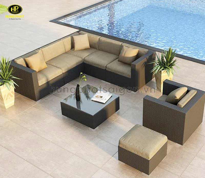 Yếu tố ảnh hưởng đến giá thành bàn trà ngoài trời.